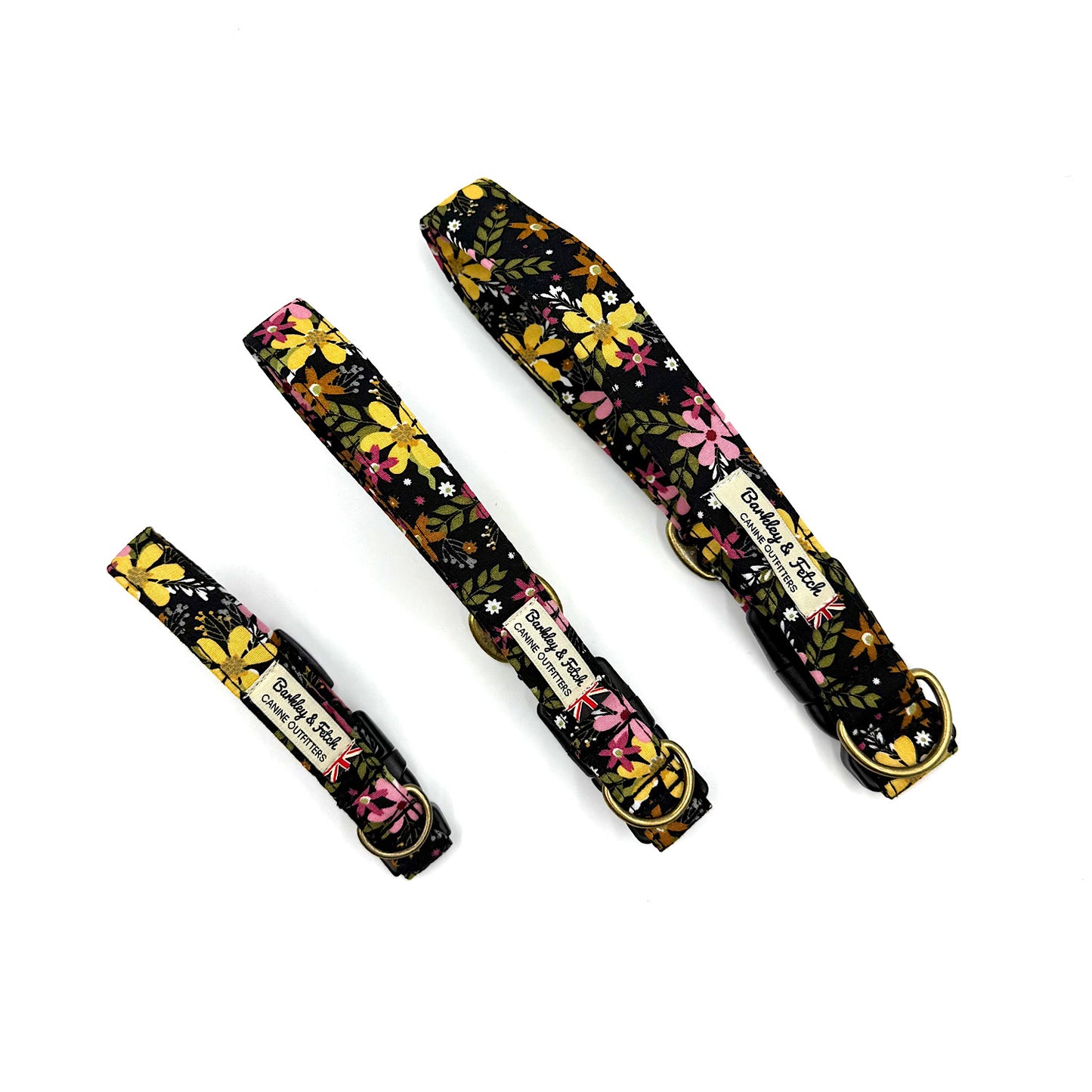 Floral-patterned dog collar and leash set on a white background