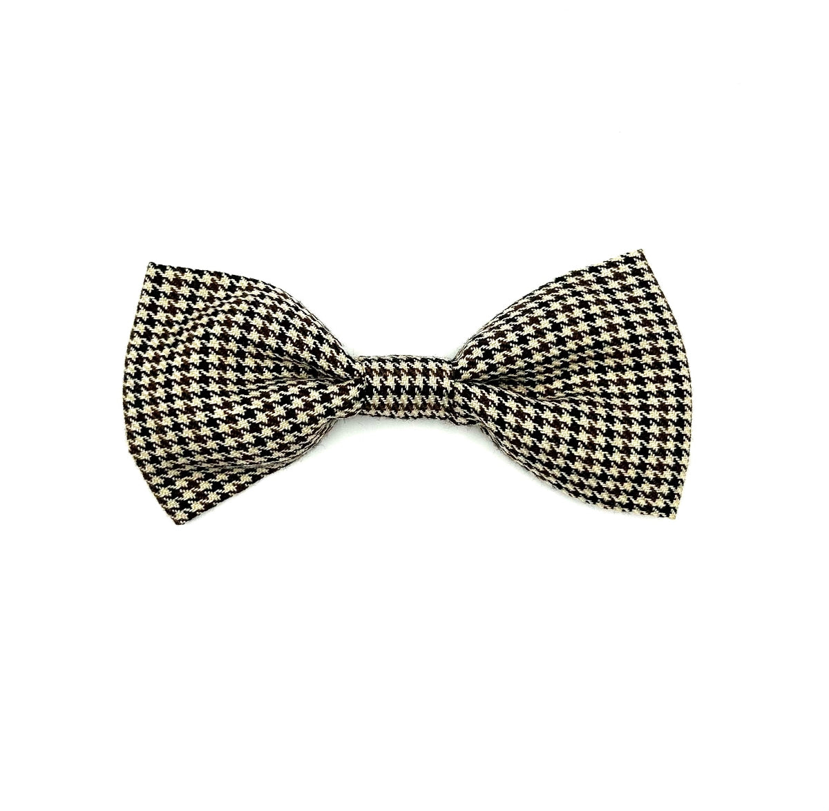 Houndstooth patterned bow tie on a white background